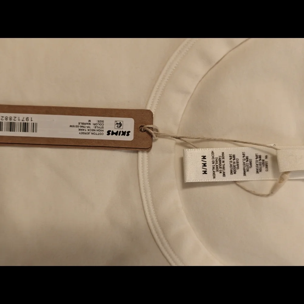 SKIMS Cream Tank Top - Picture 2 of 7